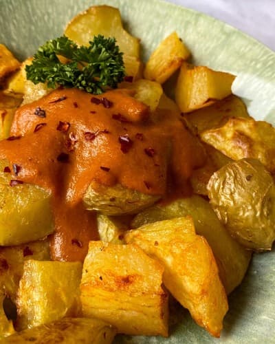 Patatas bravas al horno con salsa picante Patatas bravas al horno con salsa picante
