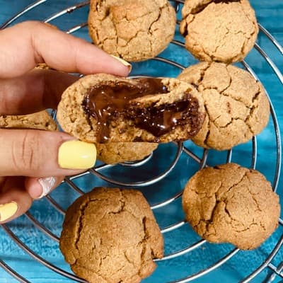 Galletitas rellenitas de chocolate y crema de anacardos 