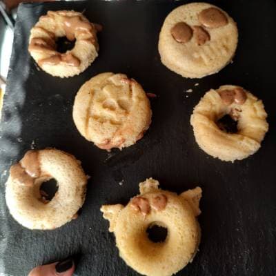 Donuts de halloween rellenos.